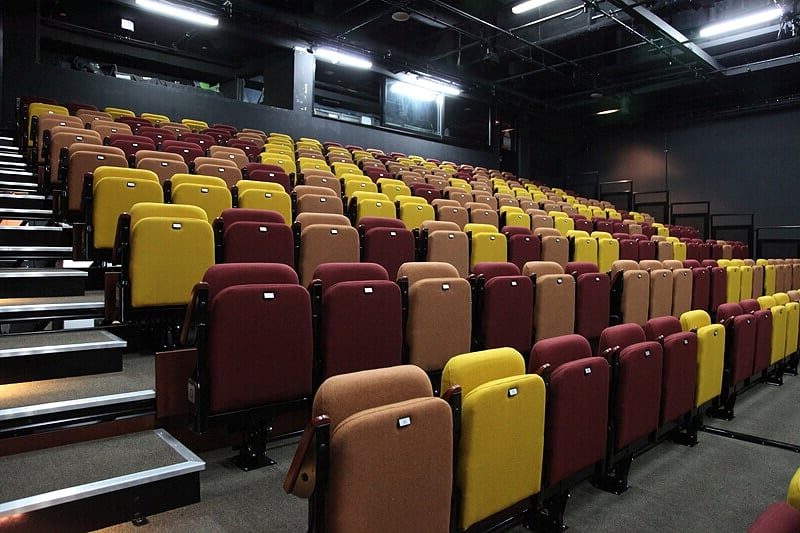 628 folding auditorium chair for retractable bleachers
