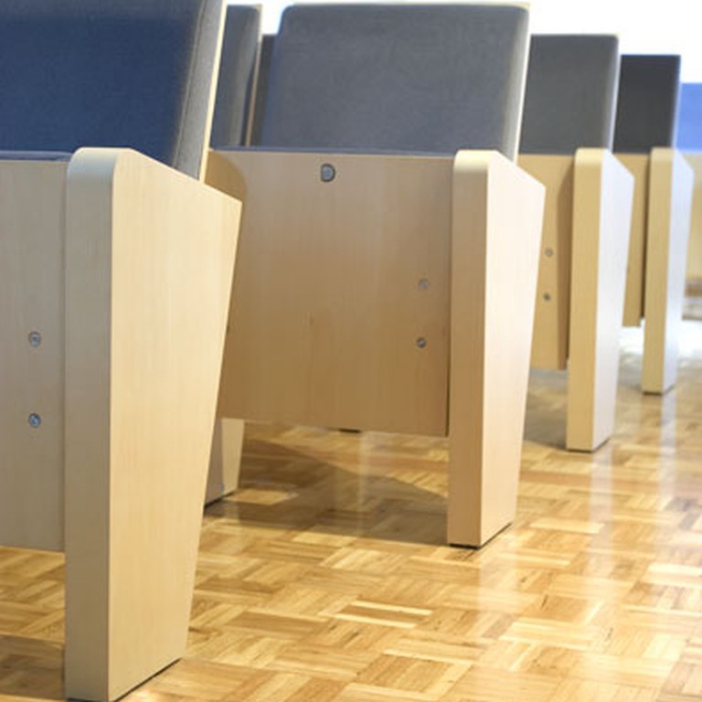 Easy auditorium seat